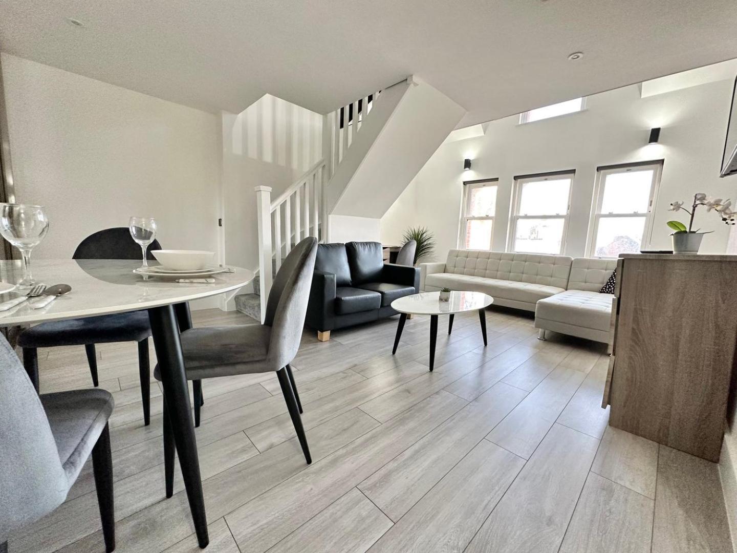 Luxury Duplex City Centre Apartment Leeds  Buitenkant foto