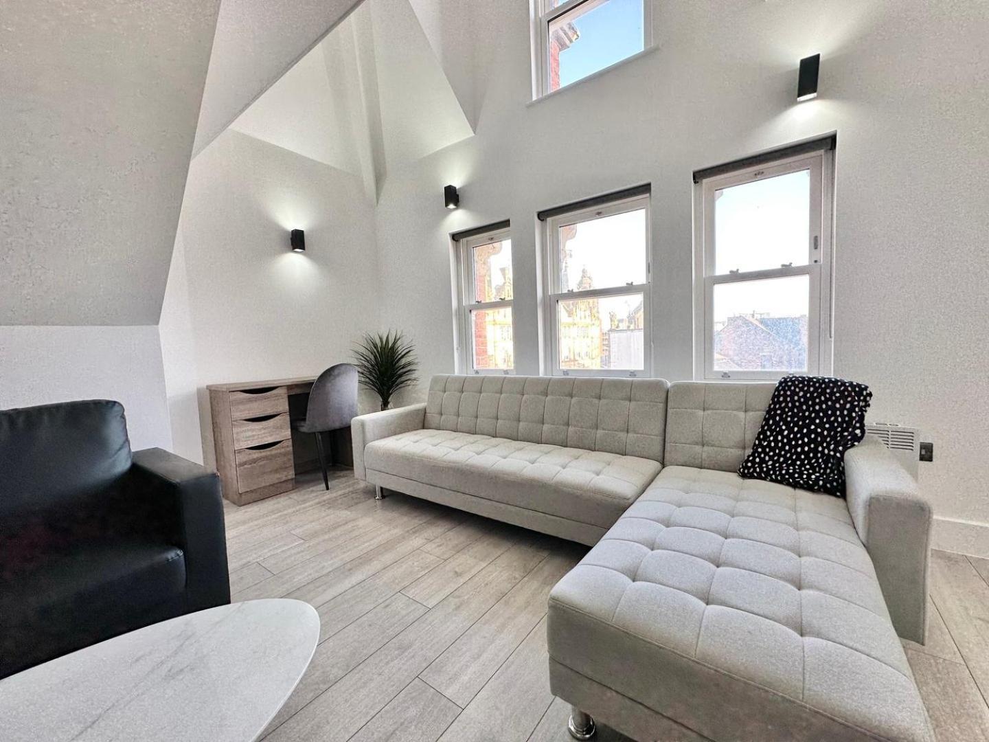 Luxury Duplex City Centre Apartment Leeds  Buitenkant foto